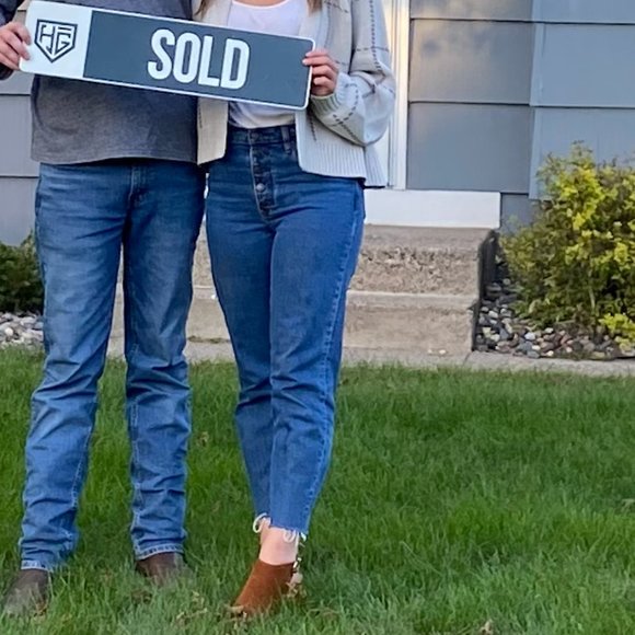 Abercrombie The Mom Jean High Rise Distressed Hem - Picture 4 of 5